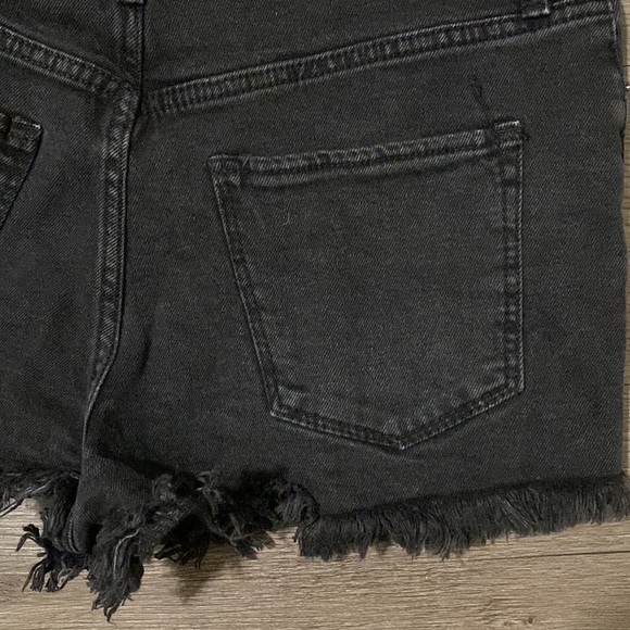 Black Jean Shorts Ripped/Frayed size 8/29 - Picture 7 of 7